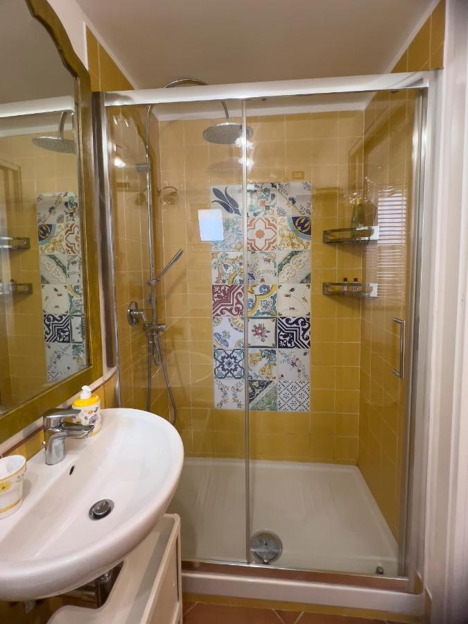 Giallo Napoli Ngoại thất bức ảnh