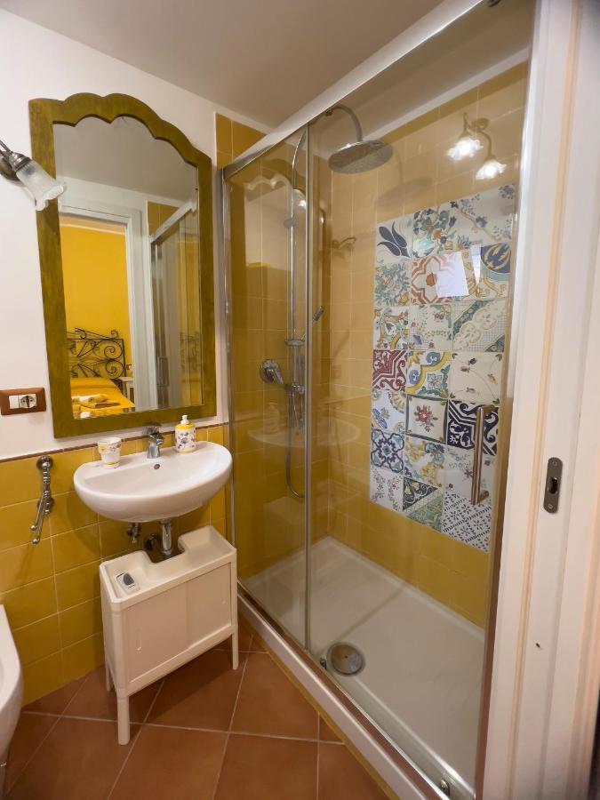 Giallo Napoli Ngoại thất bức ảnh