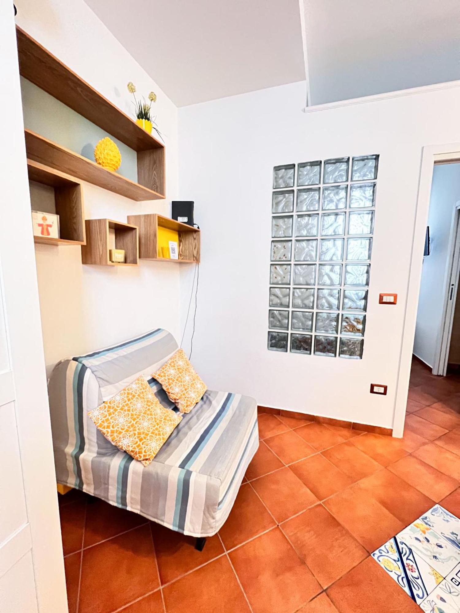 Giallo Napoli Ngoại thất bức ảnh