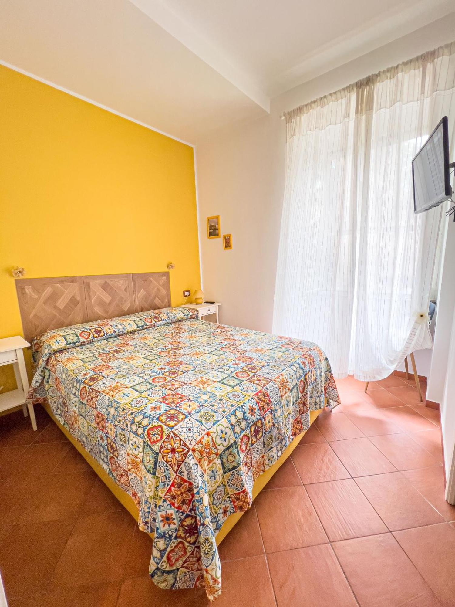 Giallo Napoli Ngoại thất bức ảnh