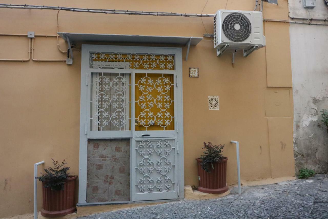 Giallo Napoli Ngoại thất bức ảnh